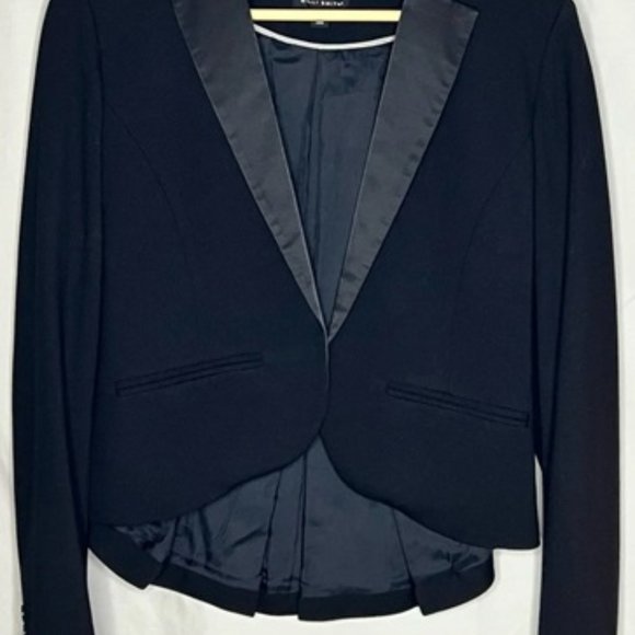 Willi Smith short tux  women’s jacket size 8/satiny lapels/lined/pleated back - Picture 1 of 17